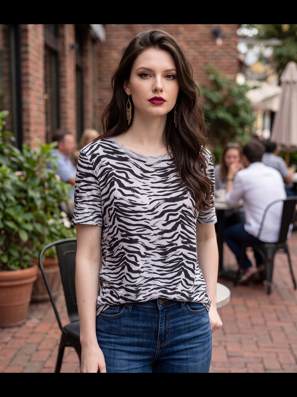 LOGO by Lori Goldstein Black and White Zebra-Print Short Sleeve Crew Tee
